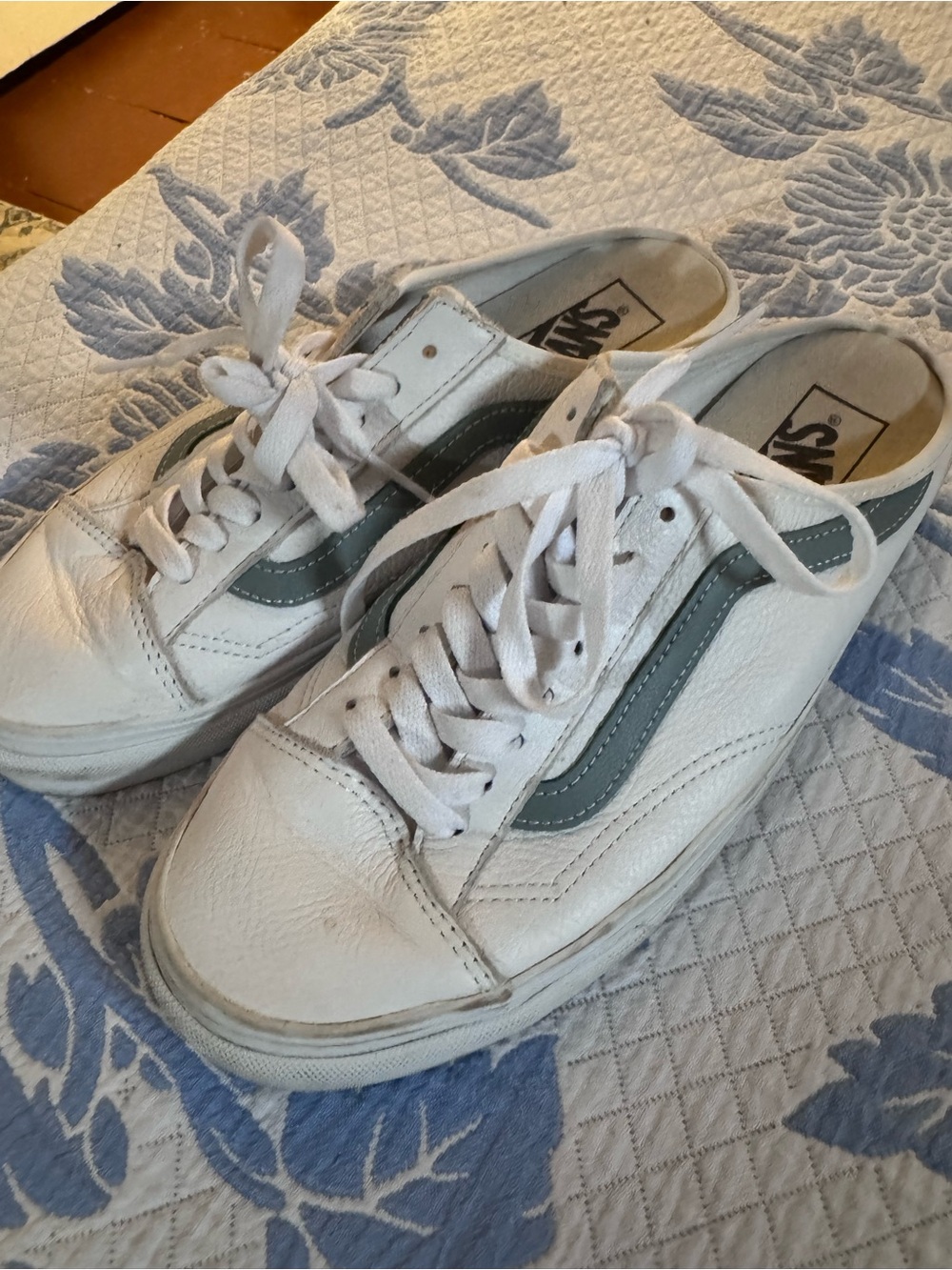 Vans White Leather Low-Top Sneakers with Green Stripe